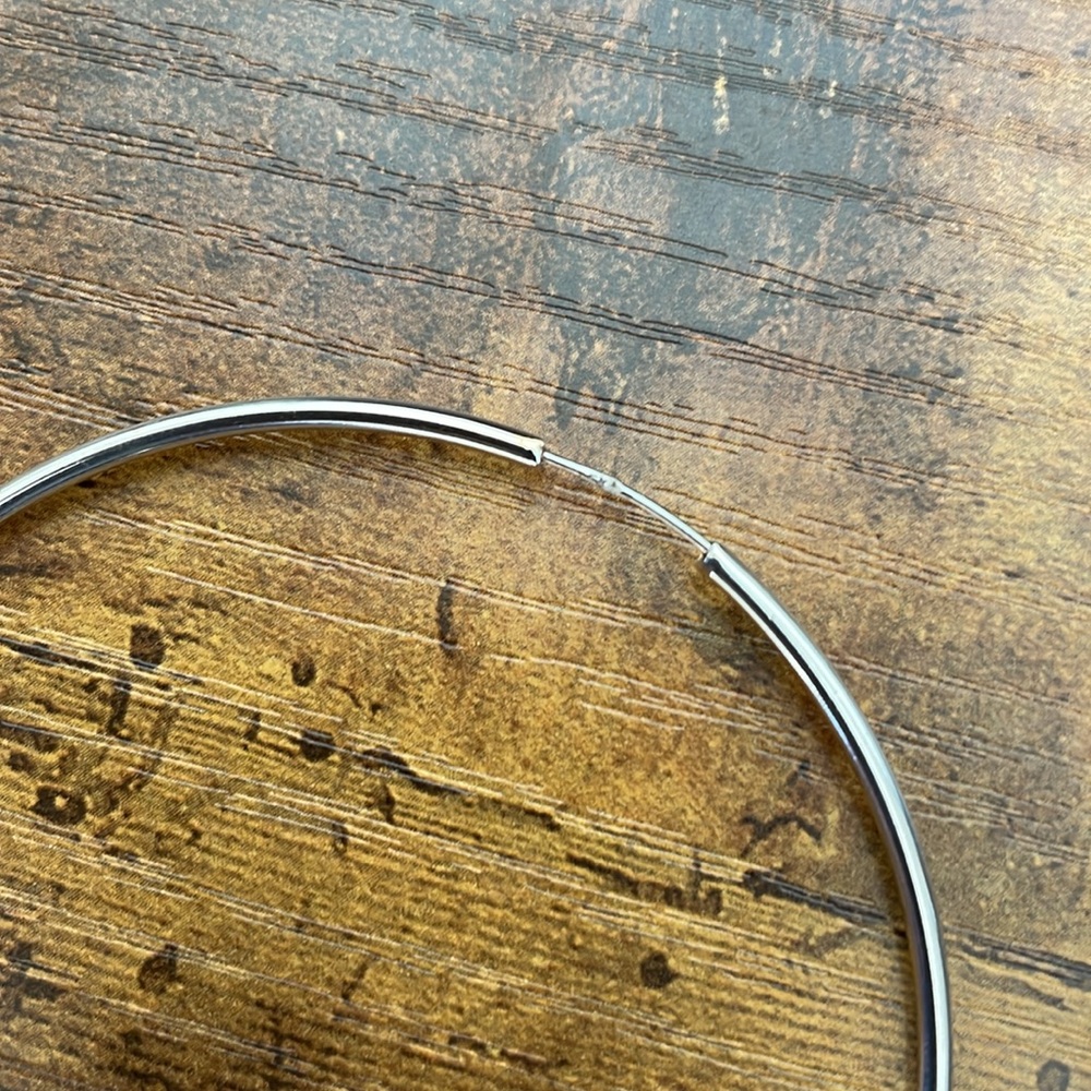 18k White god Large Hoops - Picture 5 of 12